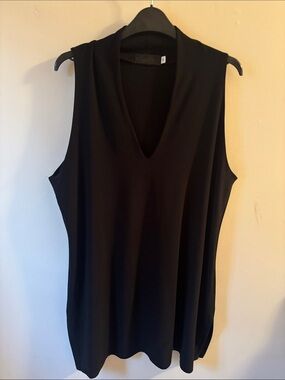 Sympli Black V-Neck Sleeveless Tank